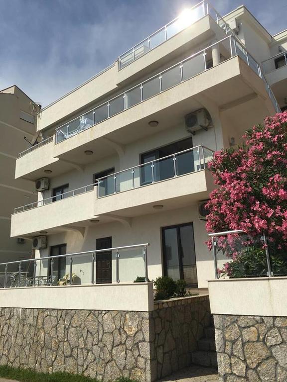 Days Inn Apartments Ulcinj Exterior photo